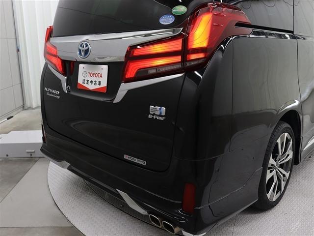 アルファードハイブリッド エグゼクティブラウンジＳ　革シート　サンルーフ　４ＷＤ　フルセグ　メモリーナビ　ＤＶＤ再生　ミュージックプレイヤー接続可　後席モニター　バックカメラ　衝突被害軽減システム　ＥＴＣ　ドラレコ　両側電動スライド　ＬＥＤヘッドランプ（19枚目）