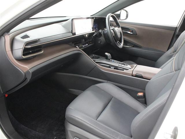 クラウンクロスオーバー Ｇアドバンスド・レザーパッケージ　革シート　４ＷＤ　フルセグ　バックカメラ　衝突被害軽減システム　ＥＴＣ　ドラレコ　ＬＥＤヘッドランプ　アイドリングストップ（11枚目）