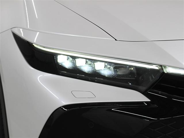 クラウンクロスオーバー Ｇアドバンスド・レザーパッケージ　革シート　４ＷＤ　フルセグ　バックカメラ　衝突被害軽減システム　ＥＴＣ　ドラレコ　ＬＥＤヘッドランプ　アイドリングストップ（17枚目）