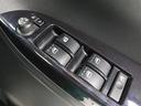 運転席からも操作可能な全席パワーウィンドウが装備されています。