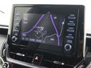 スマートフォンとの連携を可能にしたディスプレイオーディオにはナビキットを採用。フルセグTV、AM/FM、Bluetooth/USB入力に対応しています。(T‐Connectは別途有料)