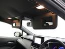 サンバイザーには運転席・助手席とも照明付きバニティミラーが装備されています。