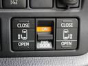 運転席からも操作ができる電動スライドドアです!乗り降り便利なうれしい装備です。