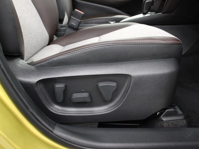 ヤリスクロス ハイブリッドＺ　Ｅ－Ｆｏｕｒ　８型ナビ　フルセグ　ミュージックプレイヤー接続可　全周囲カメラ　ＥＴＣ　ドラレコ　シートヒーター　パワーシート　アクセサリーコンセント　ＬＥＤヘッドライト　ＤＡＣ　ＰＫＳＢ　ＴＳＳ（7枚目）