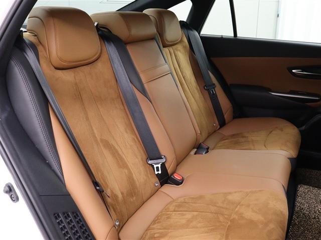 クラウンハイブリッド Ｓ　１２．３型ナビ　フルセグ　ブルーレイ再生　ミュージックプレイヤー接続可　全周囲カメラ　ＥＴＣ　シートヒーター　パワーシート　ＬＥＤヘッドライト　ＢＳＭ　ＰＫＳＢ　ＴＳＳ　ワンオーナー（12枚目）