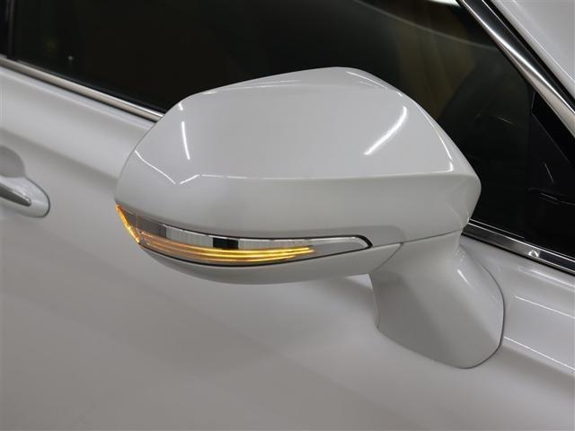 クラウンハイブリッド Ｓ　１２．３型ナビ　フルセグ　ブルーレイ再生　ミュージックプレイヤー接続可　全周囲カメラ　ＥＴＣ　シートヒーター　パワーシート　ＬＥＤヘッドライト　ＢＳＭ　ＰＫＳＢ　ＴＳＳ　ワンオーナー（17枚目）