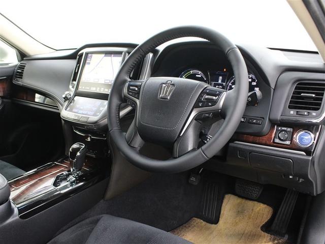 クラウンハイブリッド ロイヤルサルーン　フルセグ　メモリーナビ　ＤＶＤ再生　ミュージックプレイヤー接続可　バックカメラ　衝突被害軽減システム　ＥＴＣ　ドラレコ　ＬＥＤヘッドランプ　ワンオーナー　アイドリングストップ（6枚目）