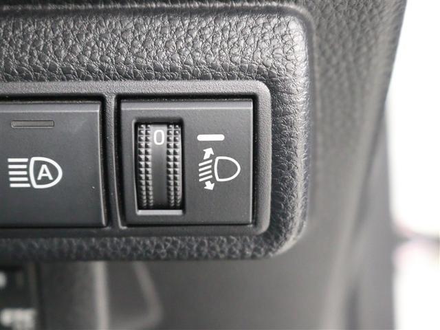 人や荷物を満載しても、対向車や先行車に迷惑をかけない、室内からヘッドライトの光軸を調整できます。