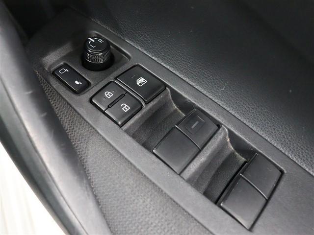 運転席からも操作可能な全席パワーウィンドウが装備されています。