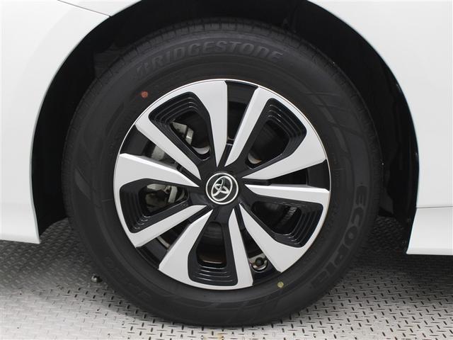 �����A���~�z�C�[���͐��x�������A���s�̈��萫���D��Ă��܂��B