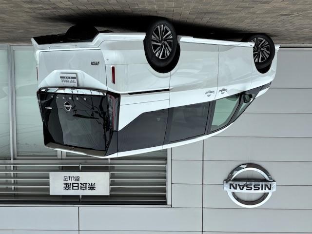 セレナ ハイウェイスターＶ　試乗車アップ　ＡＬＰＩＮＥフルエアロ　純１２．３インチナビ　アラモニ　プロパイロット　前後ドラレコ　ＥＴＣ２．０　アダプティブＬＥＤヘッド　両側オート　エマブレ　踏み間違い（4枚目）