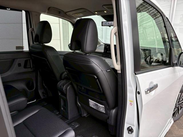 セレナ ハイウェイスターＶ　試乗車アップ　ＡＬＰＩＮＥフルエアロ　純１２．３インチナビ　アラモニ　プロパイロット　前後ドラレコ　ＥＴＣ２．０　アダプティブＬＥＤヘッド　両側オート　エマブレ　踏み間違い（16枚目）