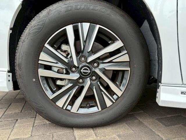 セレナ ハイウェイスターＶ　試乗車アップ　ＡＬＰＩＮＥフルエアロ　純１２．３インチナビ　アラモニ　プロパイロット　前後ドラレコ　ＥＴＣ２．０　アダプティブＬＥＤヘッド　両側オート　エマブレ　踏み間違い（21枚目）