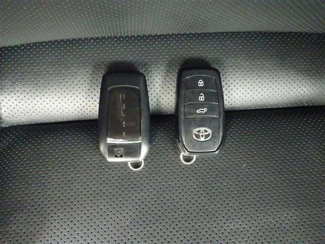 プリウス Z リアカメラ プリクラッシュ PWシート 1オーナ メモリナビ AC100V電源 LEDランプ ナビ・TV オートクルーズ アルミホイール AC 運転席エアバッグ 横滑り防止装置 ETC付 キーレス(23枚目)