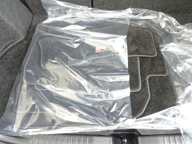 ＧＲヤリス ＲＣ　ワンオナ　横滑り防止機能　キーレスキー　ＬＥＤライト　４ＷＤ　パワーウィンドウ　イモビライザー　カーテンエアバッグ　パワーステアリング　アイドリングストップ　ＡＢＳ　エアコン　アルミホイール（35枚目）