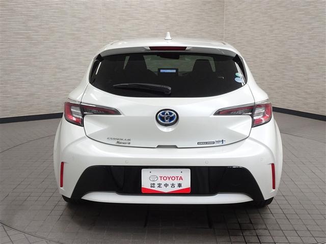 バックカメラが付いているので後方確認が非常にしやすいです。今や運転初心者も熟練者も必須装備！ついていて損はないですね♪