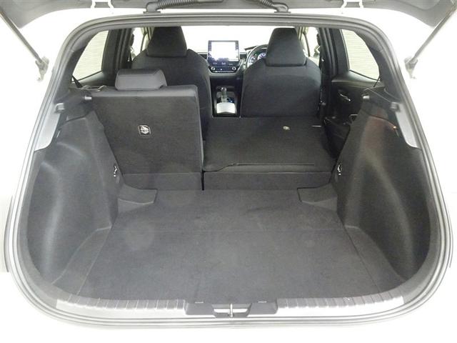 開口部の広いラゲージスペースは、ゴルフバックなどの荷物もラクラク積み込めます。