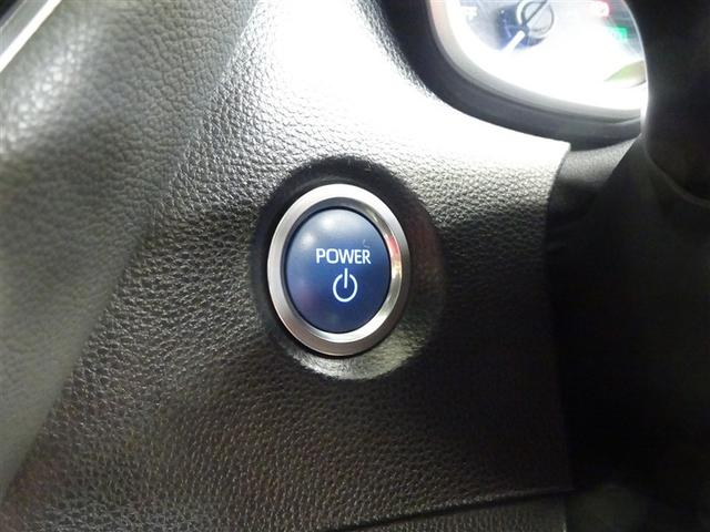 スマートキーを携帯していればキーを取り出さずにドアを施錠＆解錠。クルマの始動も可能です。