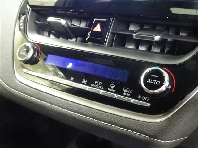 左右独立温度コントロールフルオートエアコンです。運転席、助手席それぞれで独立して温度設定ができます。冷え性の方が乗っても安心ですね♪