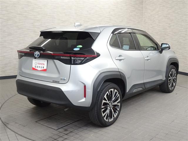 ヤリスクロス ハイブリッドZ インテリジェントキー アルミホイル LEDライト 1オ-ナ- リアカメラ クルーズコントロール 横滑り防止システム ナビTV メモリーナビゲーション 電動シ-ト パワステ オートエアコン キーフリー(7枚目)