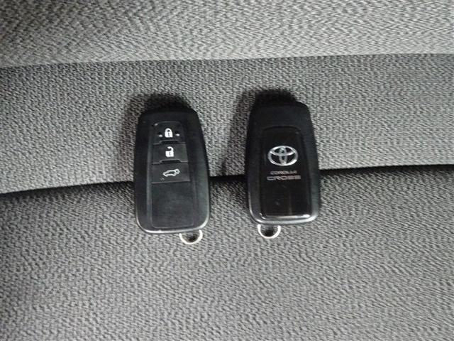 カローラクロス ハイブリッド Z LEDヘッドライト ディスプレイオーディオ(ナビあり・TVなし) バックカメラ Bluetoothオーディオ 運転席電動シート 前席シートヒーター 合成皮革シート ETC車載器 純正アルミホイール(28枚目)