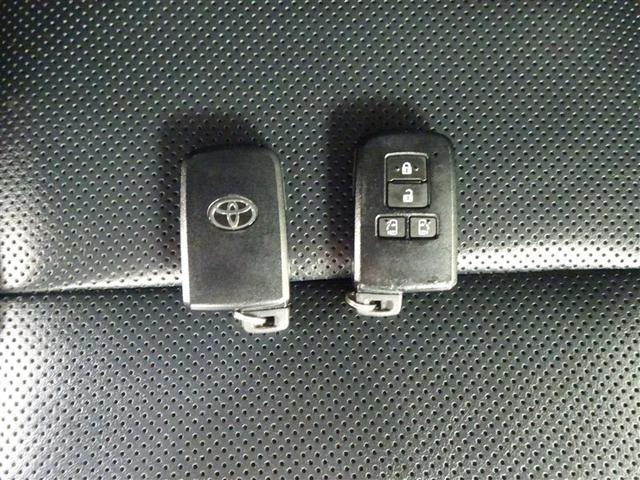 エスクァイア Ｇｉ　両側Ｐドア　ウォークスルー　１オナ　スマートキーＰスタート　リアカメラ　アイドリングＳＴＯＰ　ＥＴＣ車載器　オートエアコン　イモビライザー　オートクルーズコントロール　キーレス　ナビＴＶ　ＡＢＳ　３列（26枚目）