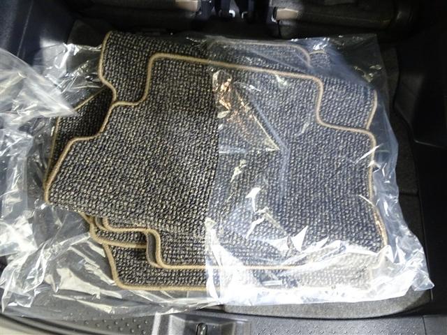 シエンタ ハイブリッドＧ　グランパー　プリクラッシュセーフティ　地デジ　ＬＥＤ　ナビＴＶ　ＤＶＤ　パワーウインドウ　パワーステアリング　オートエアコン　ＡＢＳ　エアバッグ　Ｂカメラ　クルーズコントロール　３列シート　ＥＴＣ　メモリーナビ（40枚目）