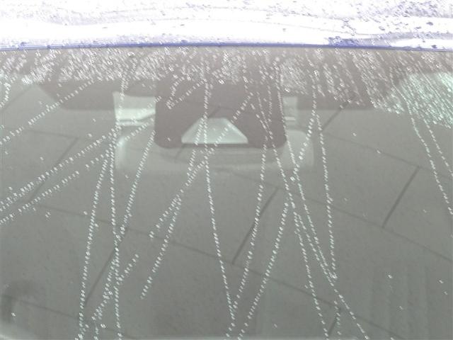 ヤリス Ｇ　バックモニタ－　誤発進抑制機能　１オーナー車　スマートキー　盗難防止装置　横滑り防止機能　キーレス　ＥＴＣ　オートエアコン　メモリーナビ　ＡＢＳ　運転席エアバック　サイドエアバッグ　記録簿有　ナビ（9枚目）