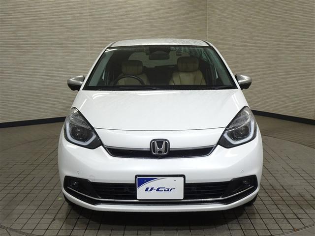 フィット リュクス　メモリーナビ　オートエアコン　Ｒカメラ　スマートキー　ＥＴＣ　ＶＳＡ　ＬＥＤ　盗難防止システム　クルーズコントロール　衝突被害軽減ブレーキ　地デジ　革シート　１オーナー（4枚目）