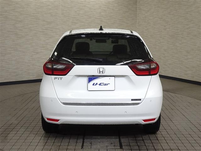 フィット リュクス　メモリーナビ　オートエアコン　Ｒカメラ　スマートキー　ＥＴＣ　ＶＳＡ　ＬＥＤ　盗難防止システム　クルーズコントロール　衝突被害軽減ブレーキ　地デジ　革シート　１オーナー（6枚目）