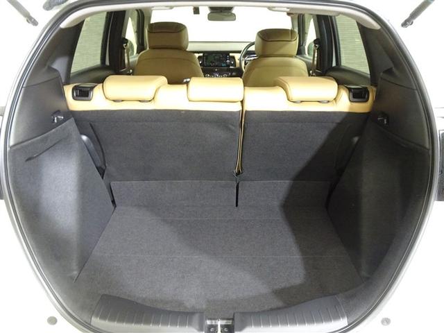 フィット リュクス　メモリーナビ　オートエアコン　Ｒカメラ　スマートキー　ＥＴＣ　ＶＳＡ　ＬＥＤ　盗難防止システム　クルーズコントロール　衝突被害軽減ブレーキ　地デジ　革シート　１オーナー（20枚目）