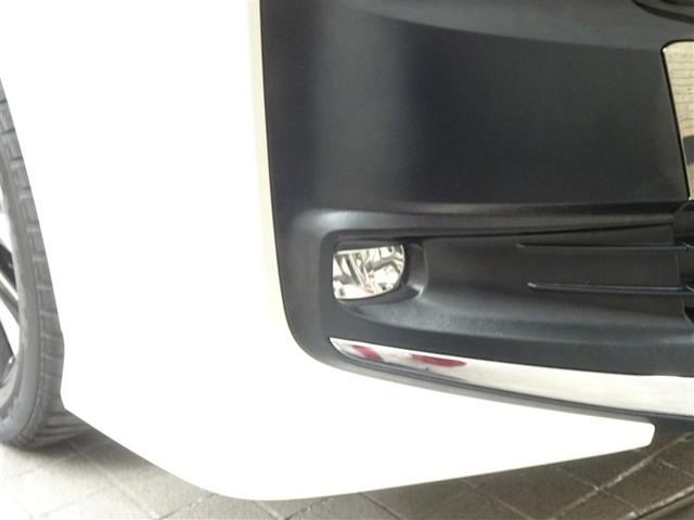 ノア ハイブリッドＳ－Ｚ　横滑り防止機能　エアバッグ　アイドリングストップ　オートクルーズコントロール　地デジ　両側自動ドア　ダブルエアコン　スマートエントリー　ＬＥＤランプ　バックモニター　メモリナビ　３列シート　ＥＴＣ付き（12枚目）