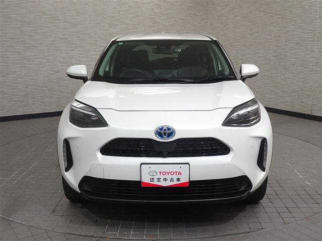 ヤリスクロス ハイブリッドＺ　インテリジェントキー　アルミホイル　ＬＥＤライト　１オ－ナ－　リアカメラ　クルーズコントロール　横滑り防止システム　ナビＴＶ　メモリーナビゲーション　電動シ－ト　パワステ　オートエアコン　キーフリー（5枚目）