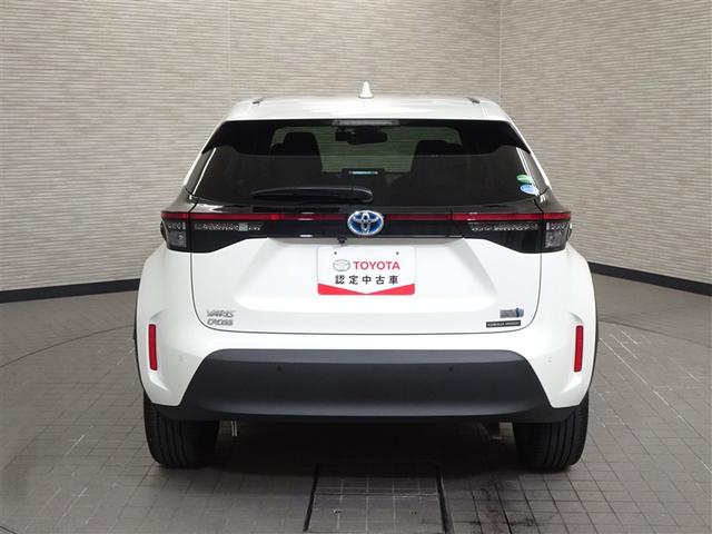 ヤリスクロス ハイブリッドＺ　インテリジェントキー　アルミホイル　ＬＥＤライト　１オ－ナ－　リアカメラ　クルーズコントロール　横滑り防止システム　ナビＴＶ　メモリーナビゲーション　電動シ－ト　パワステ　オートエアコン　キーフリー（7枚目）