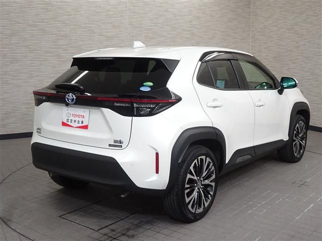 ヤリスクロス ハイブリッドＺ　インテリジェントキー　アルミホイル　ＬＥＤライト　１オ－ナ－　リアカメラ　クルーズコントロール　横滑り防止システム　ナビＴＶ　メモリーナビゲーション　電動シ－ト　パワステ　オートエアコン　キーフリー（8枚目）