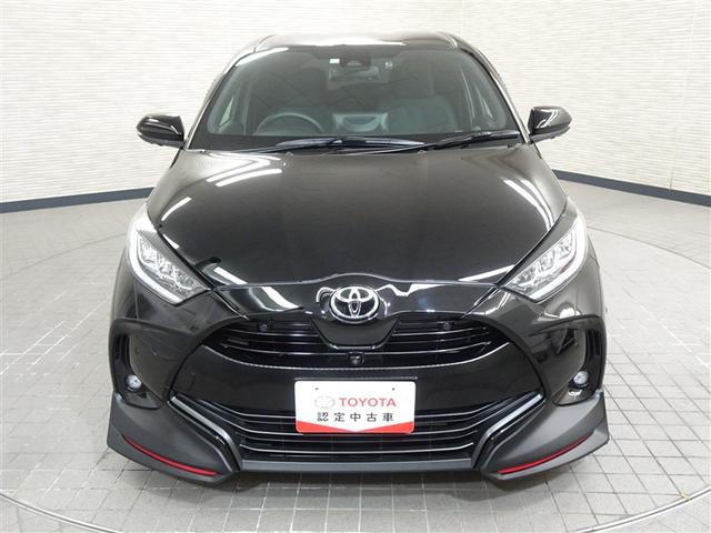 ヤリス Ｚ　ＬＥＤヘッドライト　運転席＆助手席シートヒーター　ディスプレイオーディオ（ナビあり・ＴＶなし）　Ｂｌｕｅｔｏｏｔｈオーディオ　全方位モニター　フルエアロ　社外アルミホイール　ＢＬＩＴＺ製マフラー（4枚目）