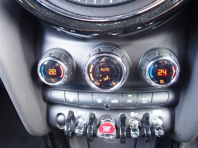 ジョンクーパーワークス ワンオーナー ペッパーPKG LEDヘッドライト 専用JCW17インチAW ヘッドアップディスプレイ ミラーETC レッドルーフ スポーツシート クルコン パドルシフト(61枚目)