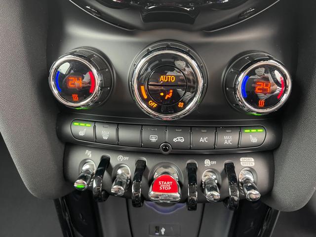 クーパーSD 60イヤーズエディション 60イヤーズエディションワンオーナー車LEDヘッドライトブラウンレザーシートヒーターバックモニターパークディスタンスコントロールコンフォートアクセス純正AWドライビングモードミラーETC(47枚目)