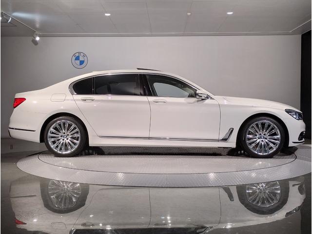750Li エクセレンス 黒レザーシート 電動ガラスサンルーフ リアエンターテイメント ベンチレーションシート ヘッドアップディスプレイ レーザーライト ハーマンカードン アクティブクルーズコントロール リアスライドブラインド(29枚目)