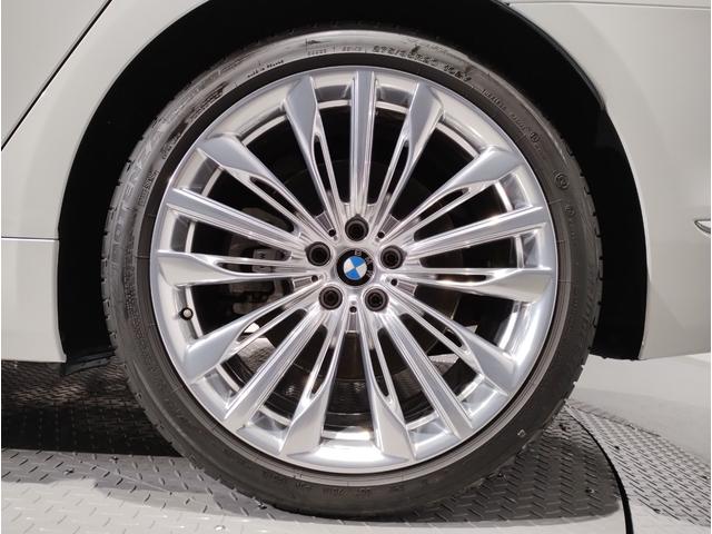 750Li エクセレンス 黒レザーシート 電動ガラスサンルーフ リアエンターテイメント ベンチレーションシート ヘッドアップディスプレイ レーザーライト ハーマンカードン アクティブクルーズコントロール リアスライドブラインド(41枚目)