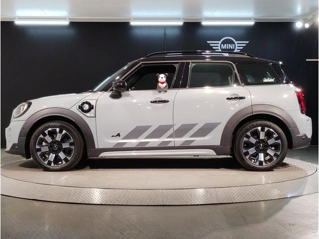 ＭＩＮＩ クーパーＳ　Ｅクロスオーバーオール４アンテイムドＥＤ　限定車　後期モデル　デジタルメーター　グリーンハーフレザー　シートヒーター　追従式クルーズコントロール　バックカメラ　障害物センサー　ＬＥＤヘッドライト　ＡｐｐｌｅＣａｒＰｌａｙ　純正１８インチＡＷ（5枚目）