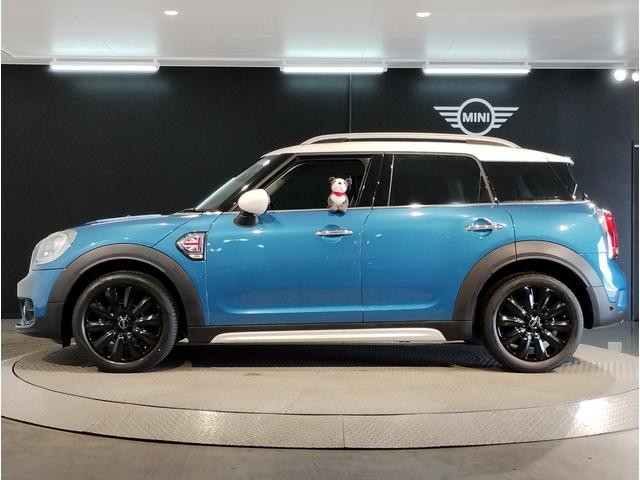 ＭＩＮＩ クーパーＤ　クロスオーバー　追従式クルーズコントロール　ＬＥＤヘッドライト　バックカメラ　障害物センサー　純正ナビ　電動テールゲート　純正１８インチＡＷ　コンフォートアクセス　衝突軽減ブレーキ　Ｂｌｕｅｔｏｏｔｈオーディオ（5枚目）