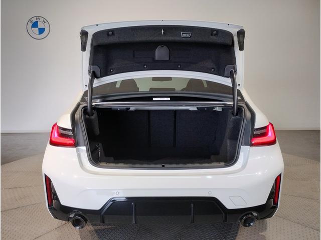３シリーズ ３２０ｄ　ｘＤｒｉｖｅＭスポーツエディションシャドー　後期モデル　１オーナー　純正オプション１９ＡＷ　ブラックキドニーグリル　シートヒーター　ヘッドアップディスプレイ　追従式クルコン　パドルシフト　電動シート　電動リアゲート　ＬＥＤ　ＥＴＣ　全周囲カメラ（62枚目）