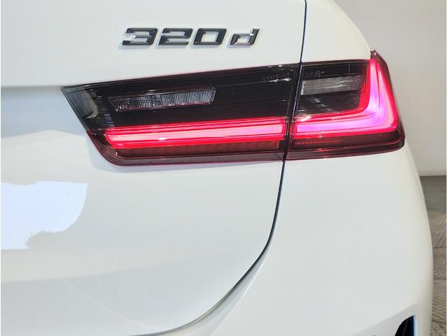 ３シリーズ ３２０ｄ　ｘＤｒｉｖｅツーリングハイラインパッケージ　ブラックレザー　シートヒーター　純正ＨＤＤナビ　全周囲カメラ　障害物センサー　ＬＥＤライト　フォグライト　ＥＴＣ　純正１７ＡＷ　電動シート　電動リアゲート　アクティブクルーズコントロール　スマートキ（65枚目）