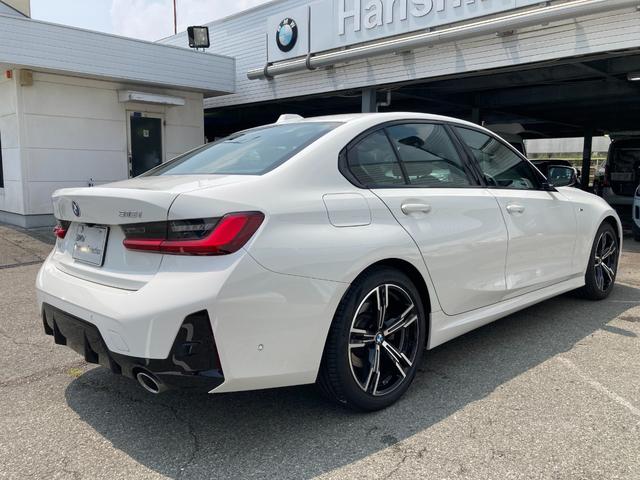 ３シリーズ ３１８ｉ　Ｍスポーツ　ワンオーナー　新型ステアリング　追従型クルーズコントロール　電動リアゲート　ヘッドアップディスプレイ　パドルシフト　全周囲カメラ　コーナーセンサー　メモリ機能付パワーシート　シートヒーター　Ｇ２０（8枚目）