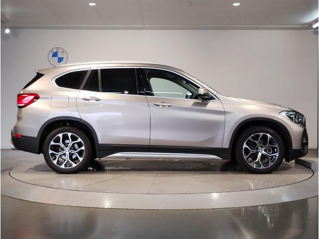 Ｘ１ ｘＤｒｉｖｅ　１８ｄ　ｘライン　後期モデル　モカレザー　シートヒーター　アクティブクルーズコントロール　純正ＨＤＤナビ　バックカメラ　障害物センサー　電動シート　電動リアゲート　ＬＥＤライト　ミラーＥＴＣ　スマートキー　純正１８ＡＷ（7枚目）