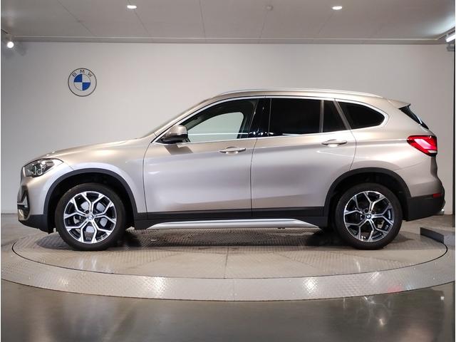 Ｘ１ ｘＤｒｉｖｅ　１８ｄ　ｘライン　後期モデル　モカレザー　シートヒーター　アクティブクルーズコントロール　純正ＨＤＤナビ　バックカメラ　障害物センサー　電動シート　電動リアゲート　ＬＥＤライト　ミラーＥＴＣ　スマートキー　純正１８ＡＷ（11枚目）