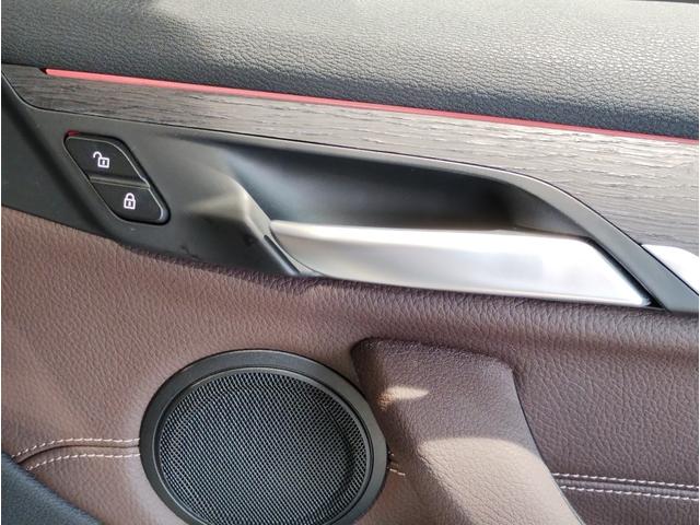 Ｘ１ ｘＤｒｉｖｅ　１８ｄ　ｘライン　後期モデル　モカレザー　シートヒーター　アクティブクルーズコントロール　純正ＨＤＤナビ　バックカメラ　障害物センサー　電動シート　電動リアゲート　ＬＥＤライト　ミラーＥＴＣ　スマートキー　純正１８ＡＷ（43枚目）