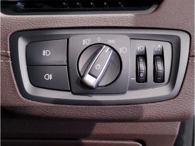 Ｘ１ ｘＤｒｉｖｅ　１８ｄ　ｘライン　後期モデル　モカレザー　シートヒーター　アクティブクルーズコントロール　純正ＨＤＤナビ　バックカメラ　障害物センサー　電動シート　電動リアゲート　ＬＥＤライト　ミラーＥＴＣ　スマートキー　純正１８ＡＷ（47枚目）