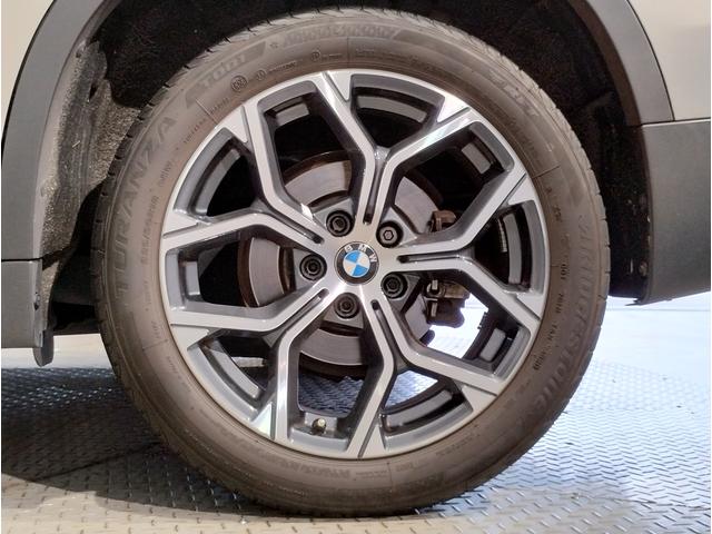 Ｘ１ ｘＤｒｉｖｅ　１８ｄ　ｘライン　後期モデル　モカレザー　シートヒーター　アクティブクルーズコントロール　純正ＨＤＤナビ　バックカメラ　障害物センサー　電動シート　電動リアゲート　ＬＥＤライト　ミラーＥＴＣ　スマートキー　純正１８ＡＷ（69枚目）